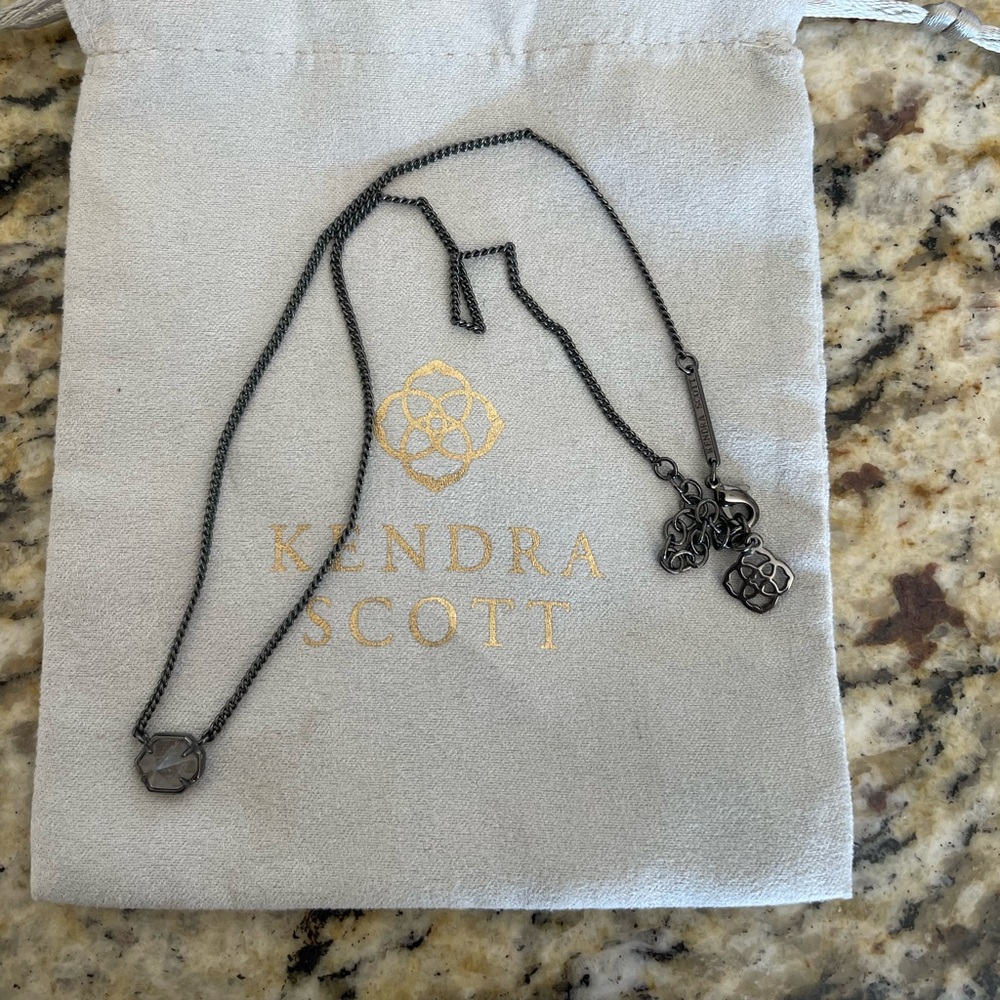 Kendra Scott necklace
